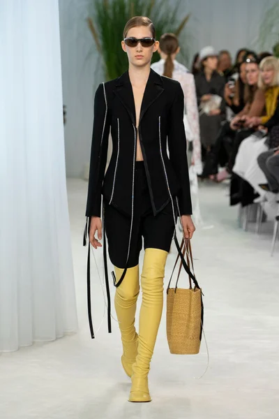 Look 38